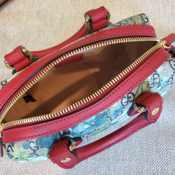 Brand new Gucci mini purse - Picture 4 of 11